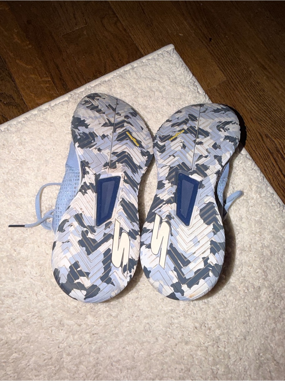 Shoes - Picture 6 of 9